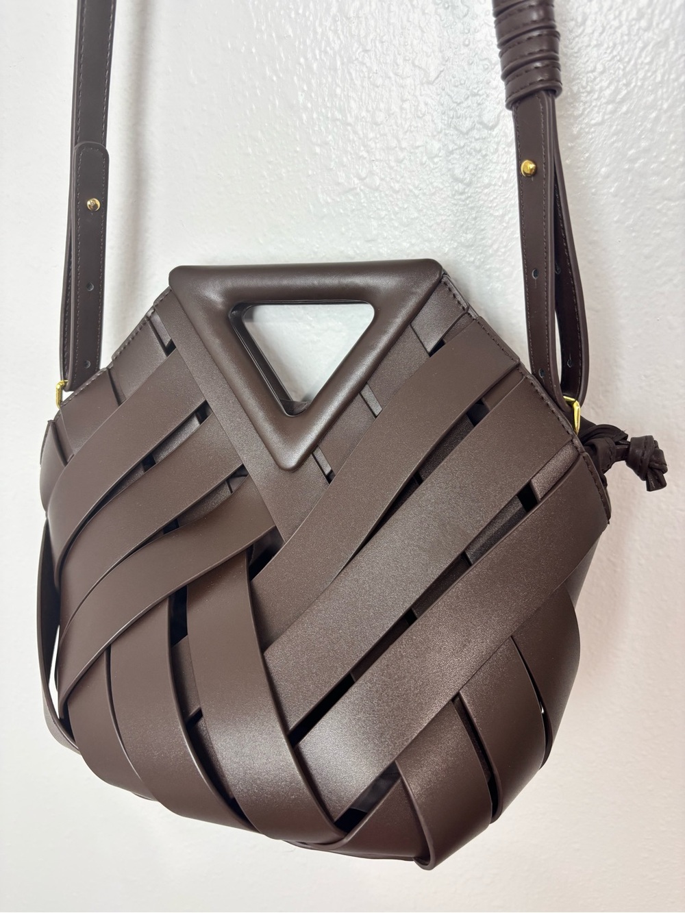 Verano Hill Brown Woven Handbag